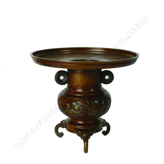 A Japanese bronze Usubata flower vase