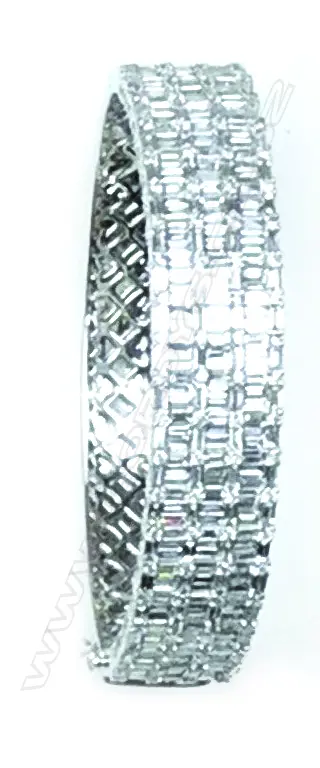 An impressive lady's modern 18ct. white gold and diamond hinged bangle Image 1++