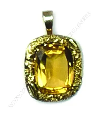 A 9ct. gold and citrine pendant Image 1++