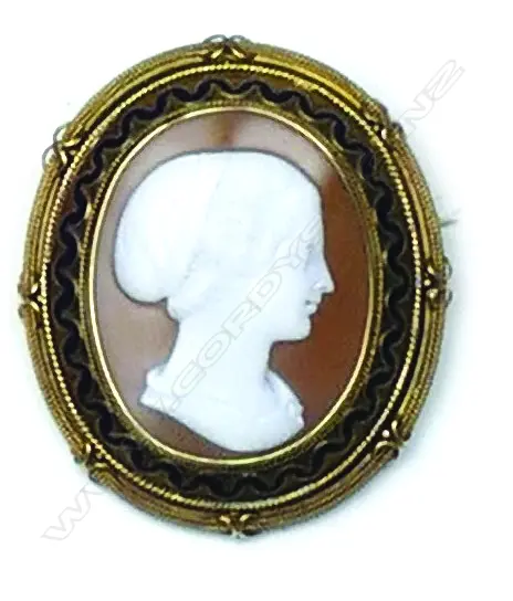 A Victorian 18ct. gold Image 1++