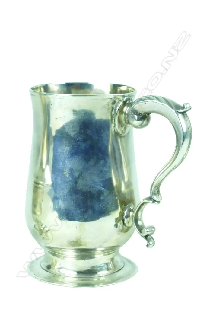 A George III silver mug Image 1++