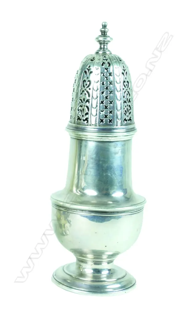 A heavy George III silver sugar caster Image 1++