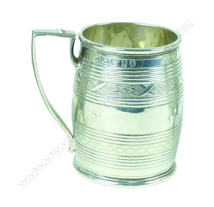 A small George III silver mug Image 1++