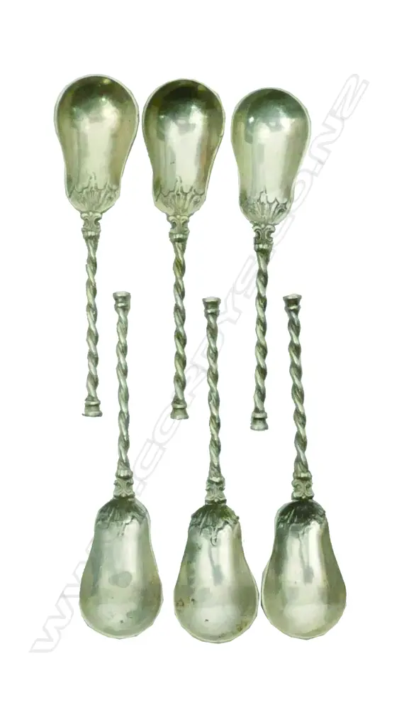 Six Continental silver coffee spoons Image 1++