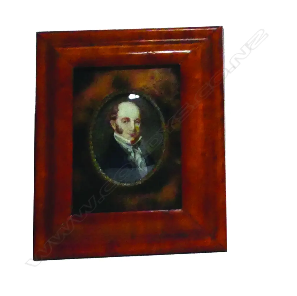 A 19thC portrait miniature of a gent painted on ivory Image 1++