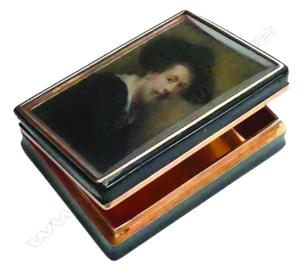 A rare early 19thC tortoiseshell and gold snuff box with portrait miniature painted on ivory paneled lid Image 1++