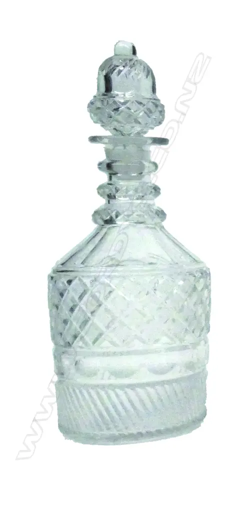 A Geo.III cut crystal decanter Image 1++