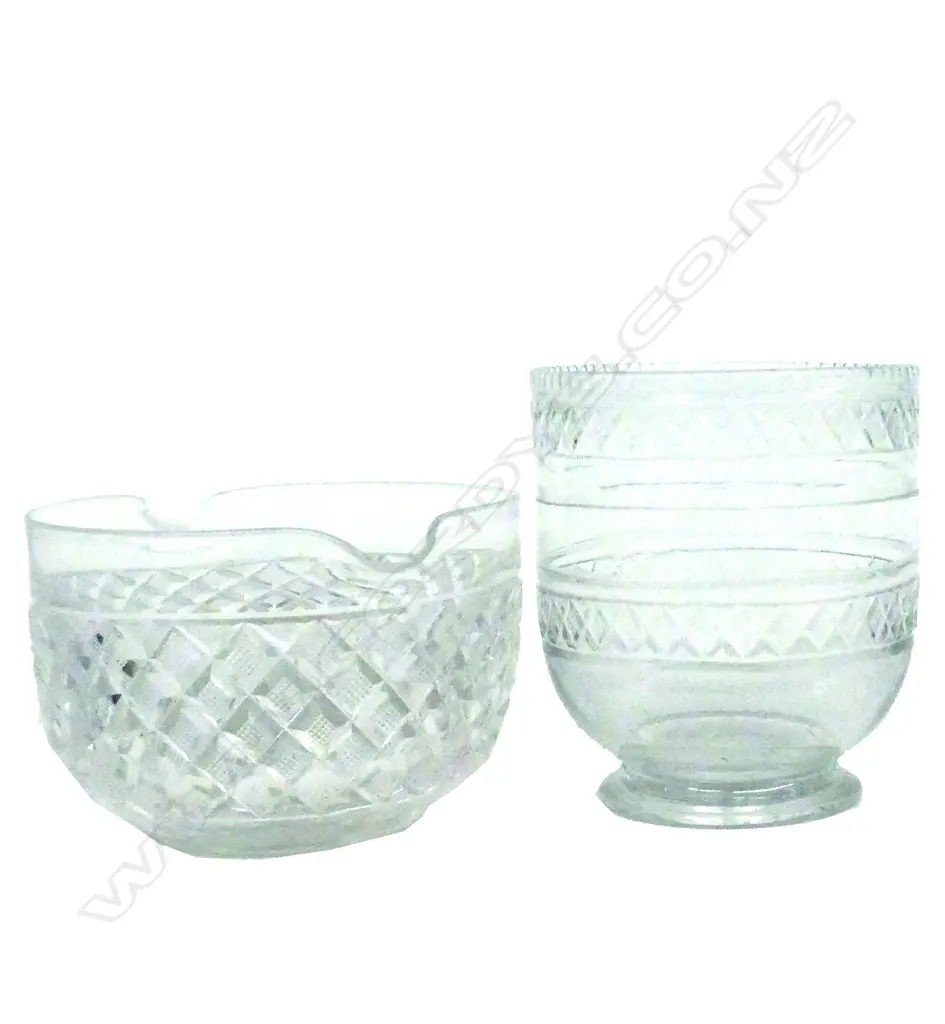 A set of six Victorian wine glasses Image 1++