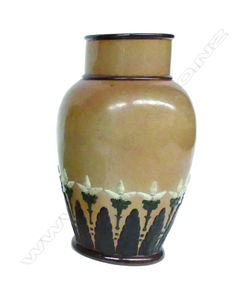 An early 20thC Doulton Lambeth salt glazed vase Image 1++