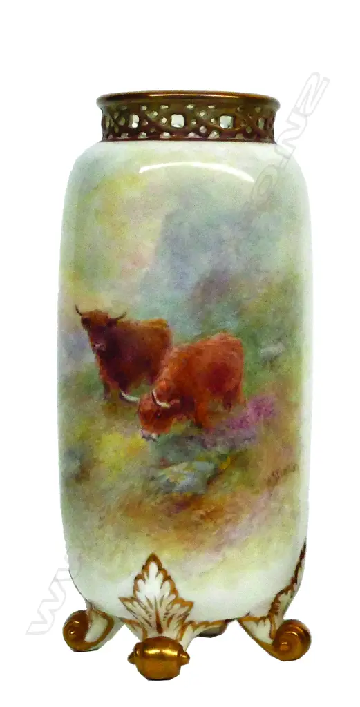 A mid-20thC Royal Worcester Highland Cattle vase by Stinton Image 1++