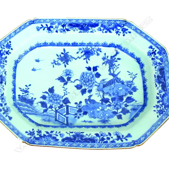 An early 19thC Chinese Exportware blue and white octagonal shallow serving bowl