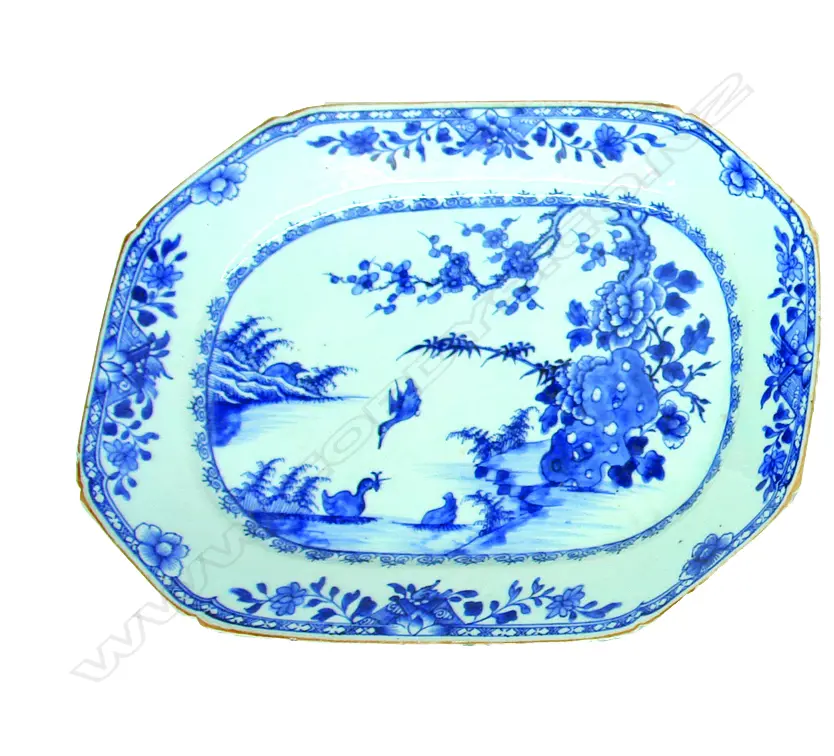 An 18thC Chinese export ware blue and white ashette Image 1++
