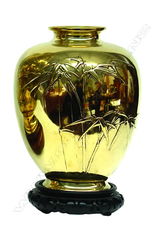 An old brass Japanese vase Image 1++