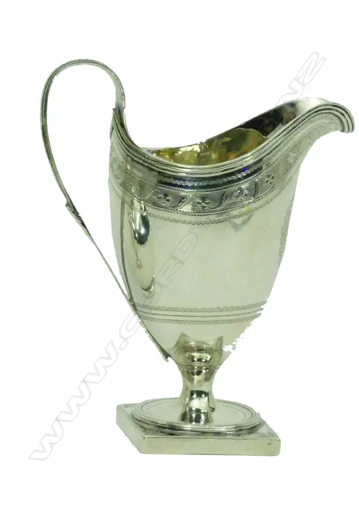 A George III silver cream jug Image 1++