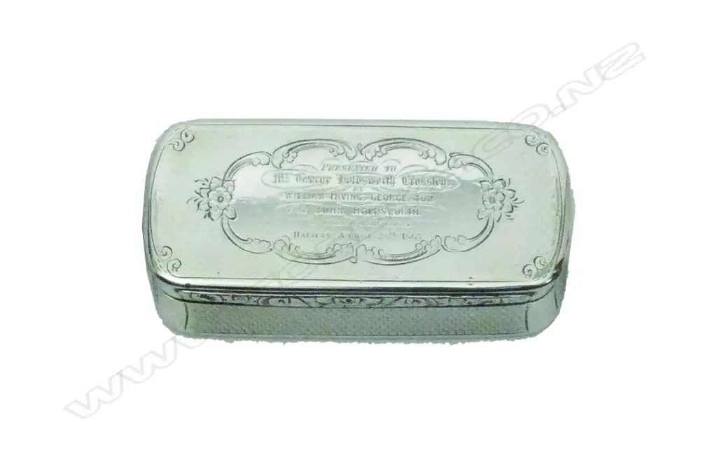A Victorian silver presentation table snuff box Image 1++