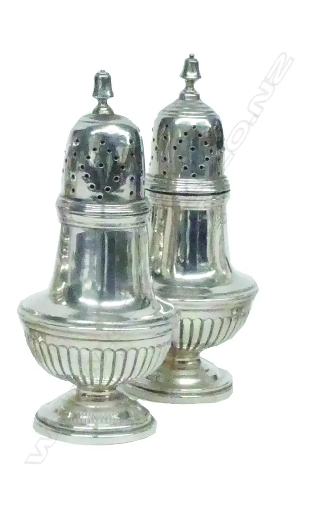 A pair of Victorian silver pepperettes Image 1++
