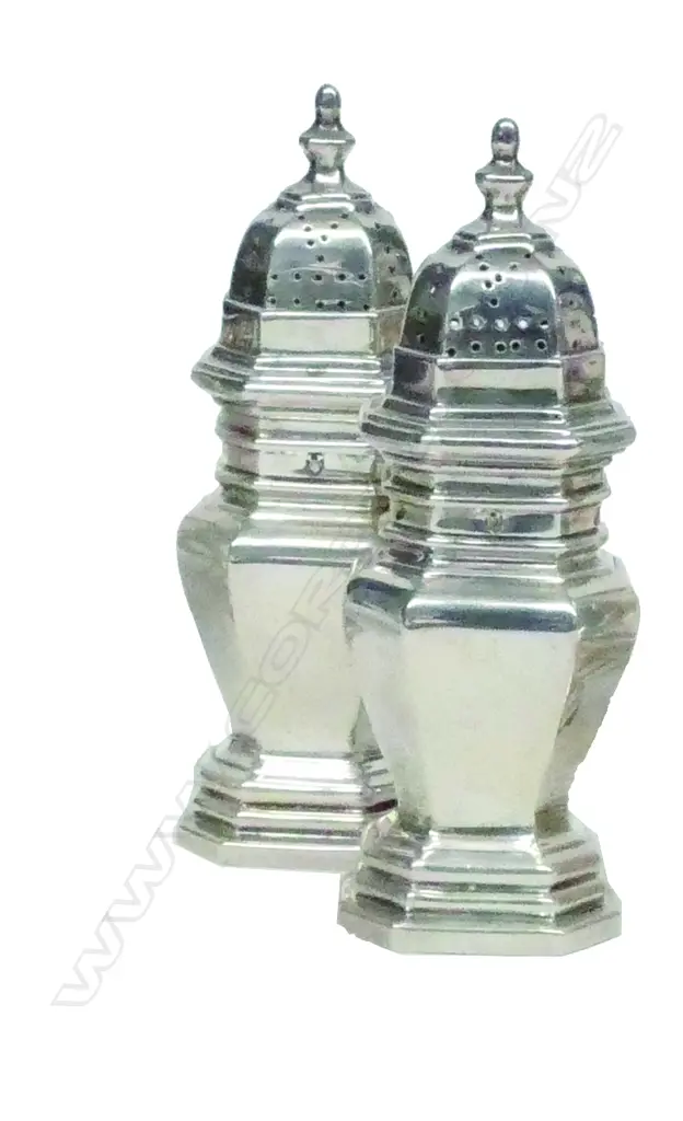 A pair of Victorian silver pepperettes Image 1++