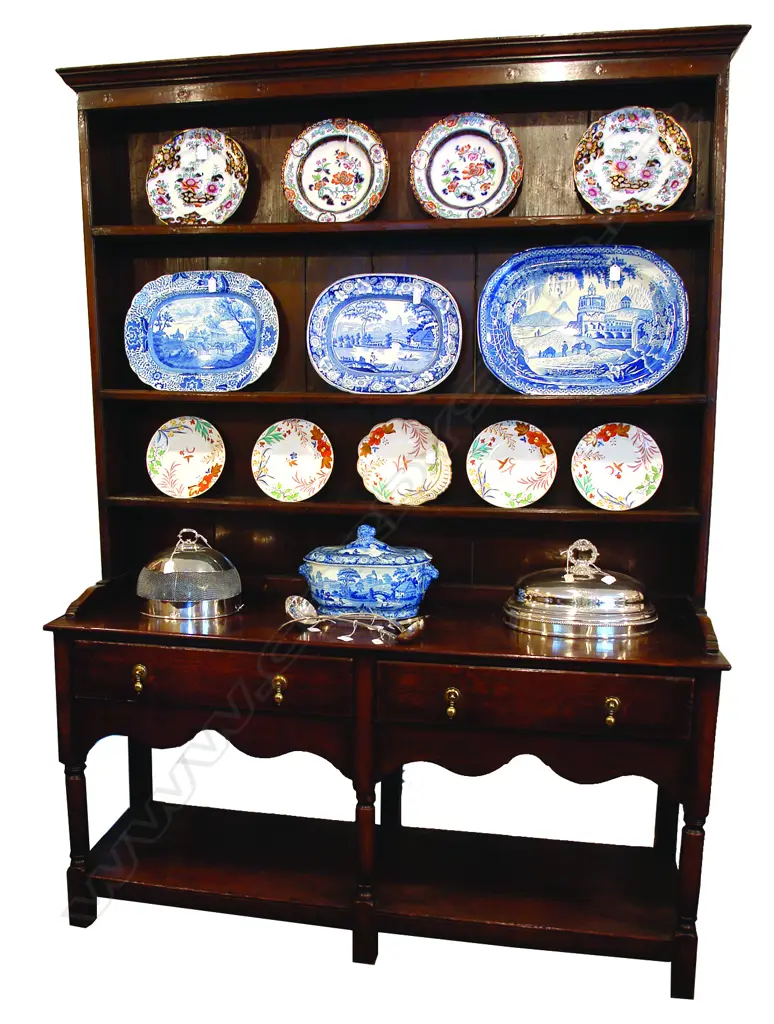 A well proportioned Georgian oak dresser Image 1++