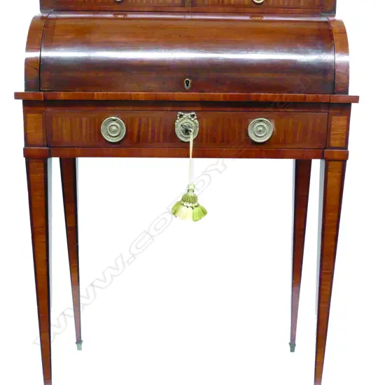 A fine French 'bonheur du jour' of fine small proportions