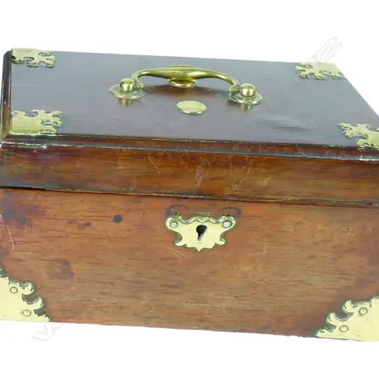 A Georgian mahogany tea caddy