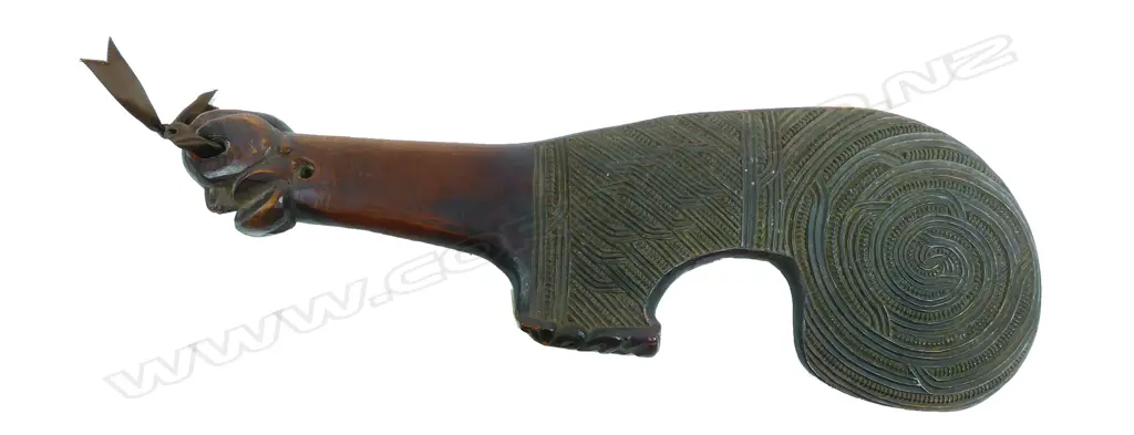 An early/mid-20thC Maori finely carved wood Wahaika Image 1++