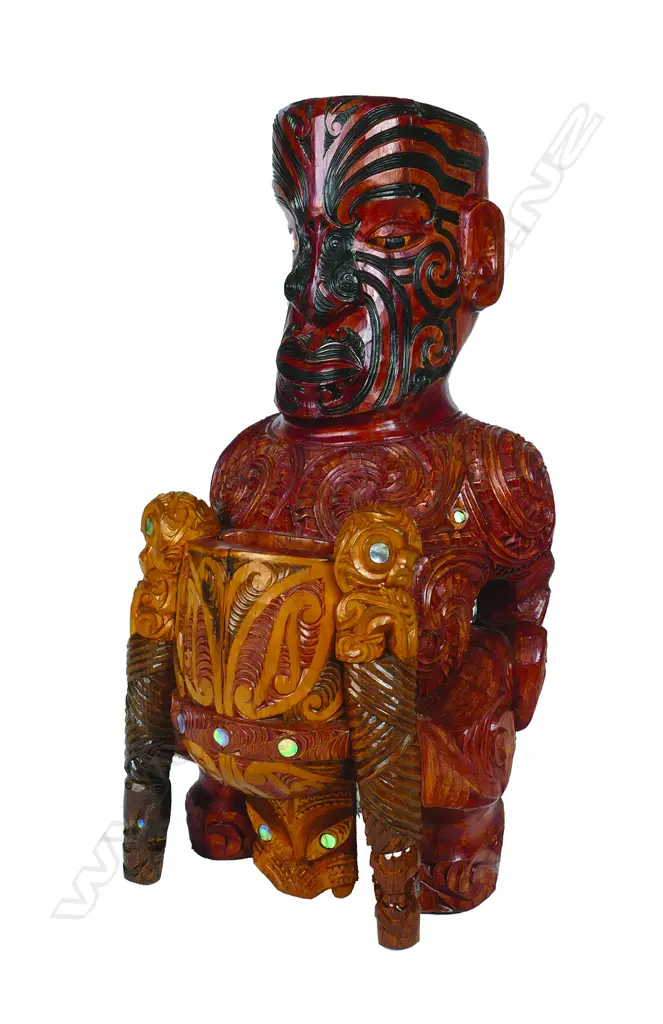 A mid-20thC large Maori carved Poutokomanawa type figure Image 1++