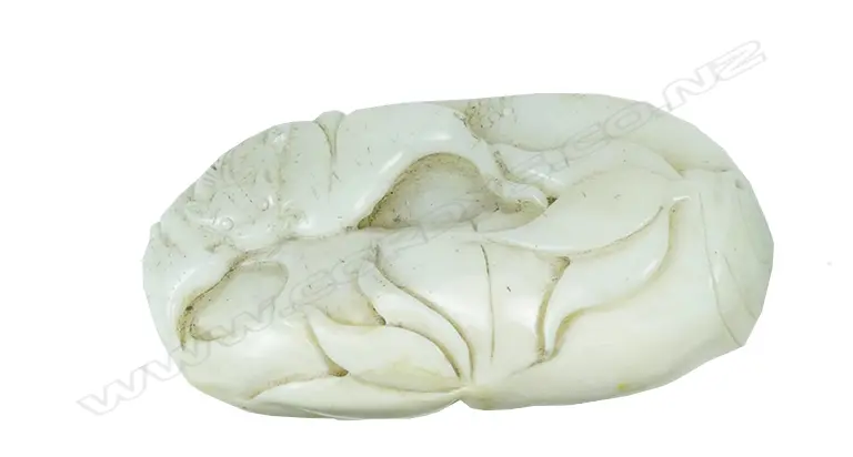 A large Chinese white jade fingering piece Image 1++