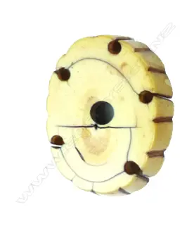 An old simplified manjū-form netsuke Image 1++