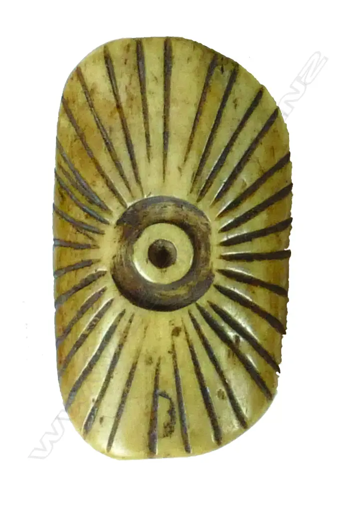 An old bone netsuke Image 1++