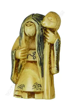 An old Japanese carved ivory karakuri netsuke Image 1++