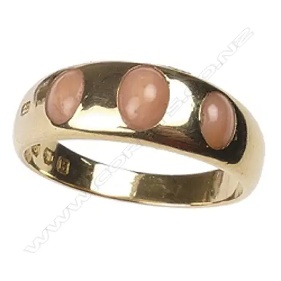 A vintage 18ct. yellow gold and coral set gypsy ring