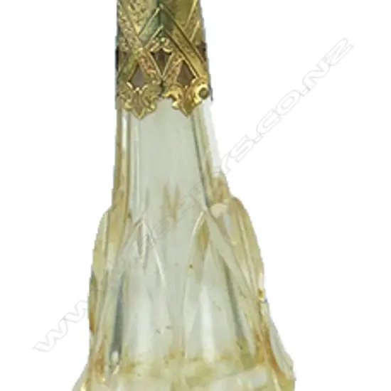 A 19thC European yellow gold and cut crystal scent bottle