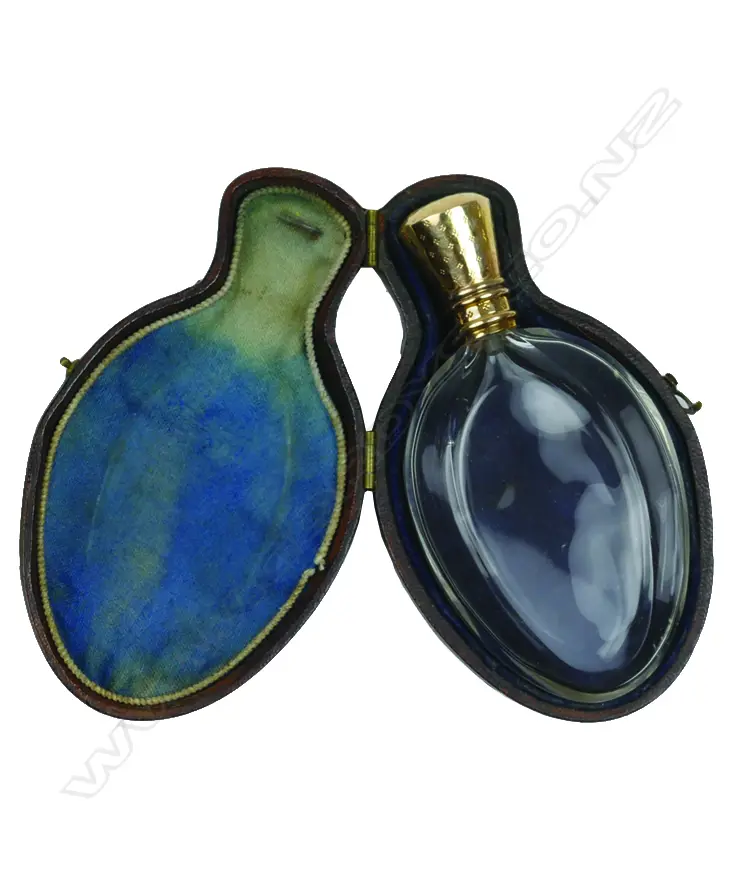 CASED PERFUME BOTTLE Image 1++