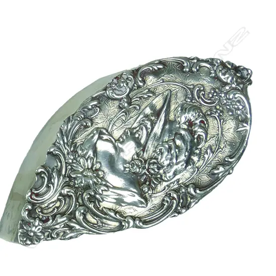 An Edwardian portrait embossed lidded silver vanity box