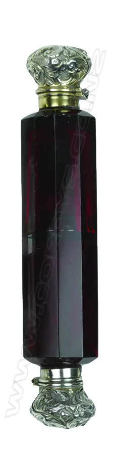 A Victorian gilded silver plate and ruby glass double-ended scent bottle Image 1++