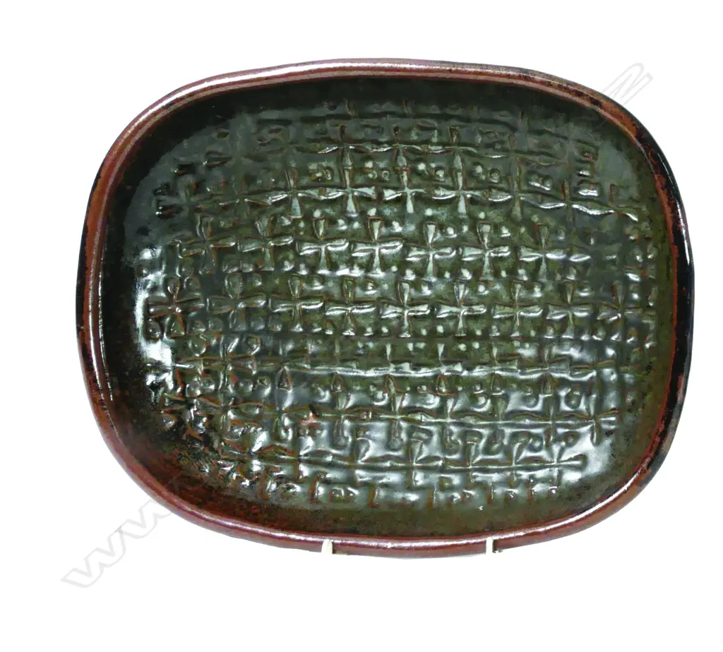 A Len Castle press moulded dish Image 1++