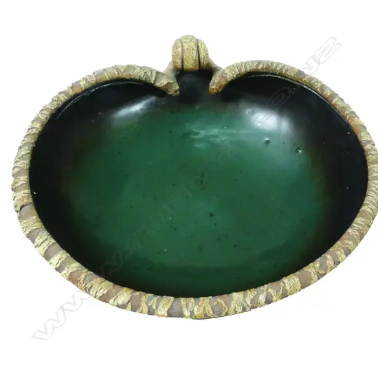 A Len Castle Avian bowl