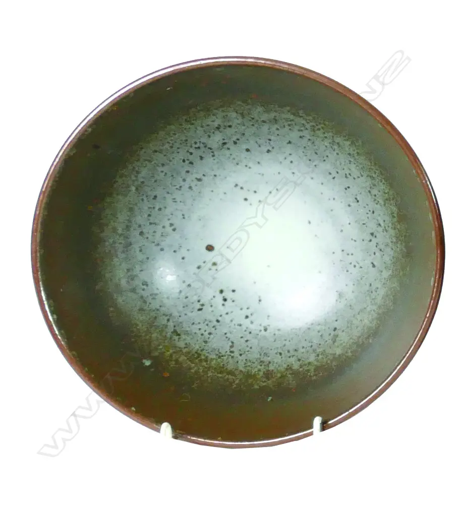 A Len Castle stoneware bowl Image 1++