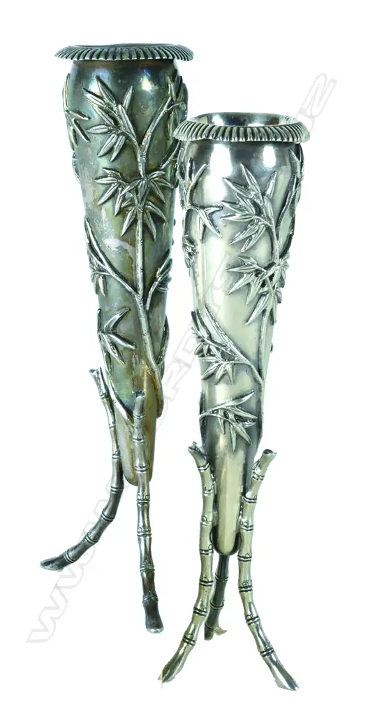 A pair of Chinese silver specimen vases Image 1++