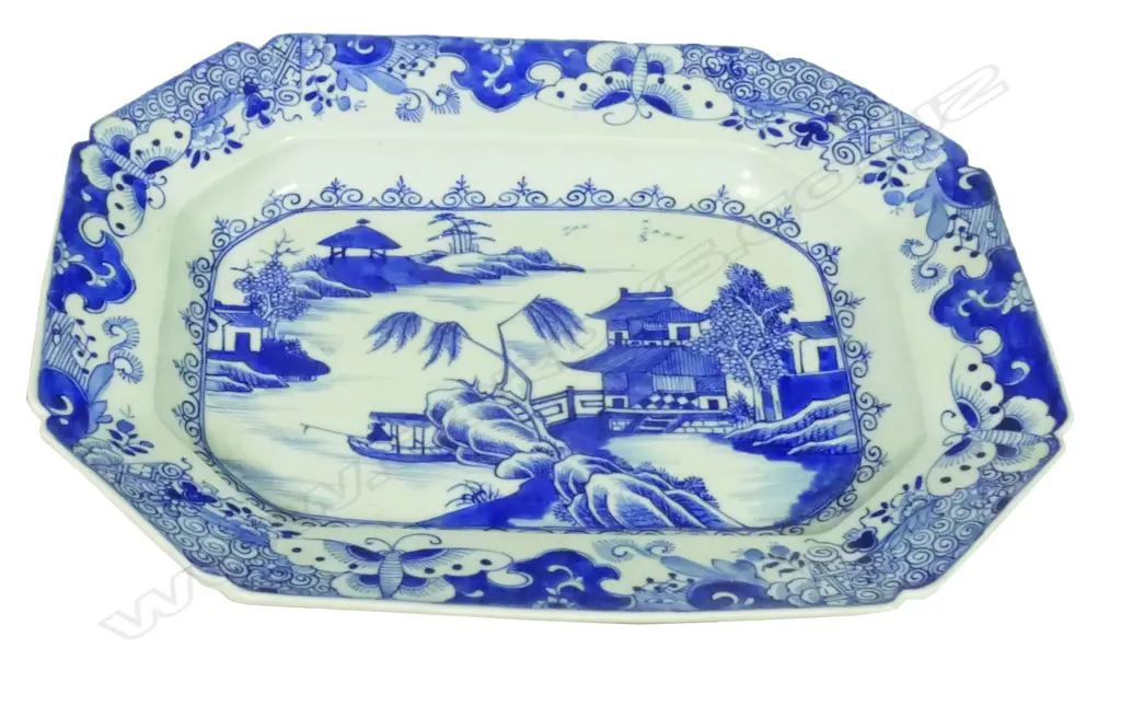 A Chinese porcelain blue and white hexagonal ashette Image 1++