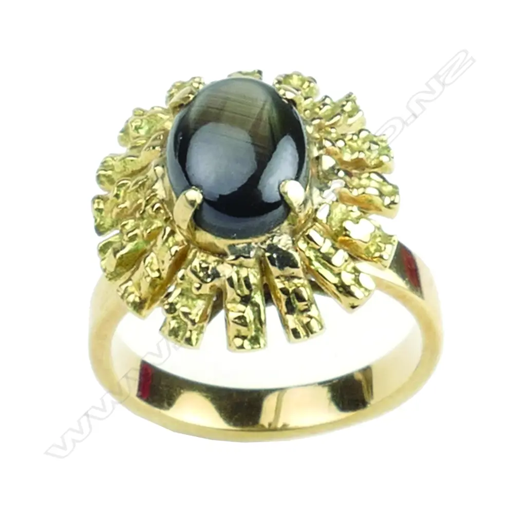 A retro 15ct gold and black star sapphire ring Image 1++