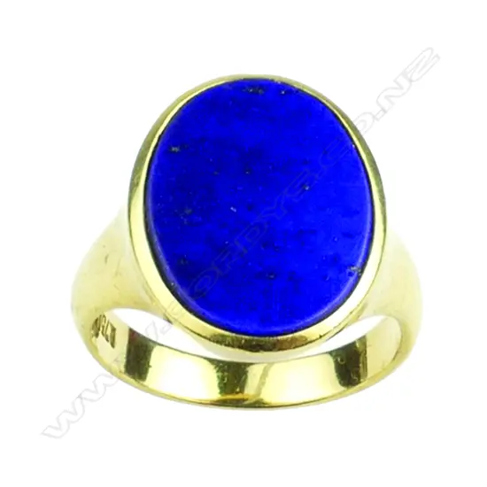 A gent's 18ct gold and lapis lazuli ring