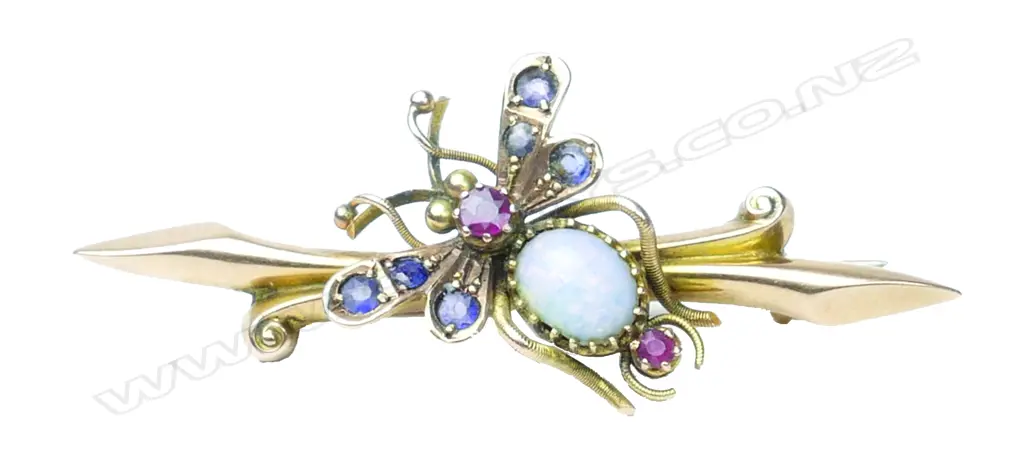 An Edwardian 9ct. rose gold bee brooch Image 1++