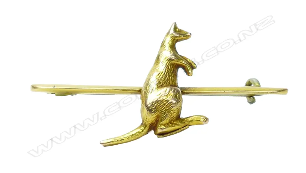A colonial 15ct. gold Australian kangaroo bar brooch Image 1++
