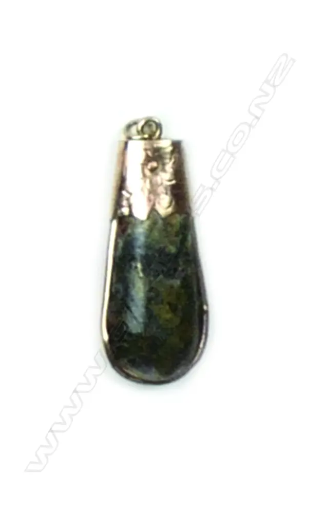 A colonial 9ct. rose gold and gold quartz pendant Image 1++