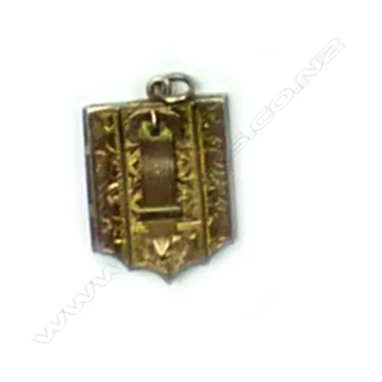 An Edwardian 9ct. gold locket