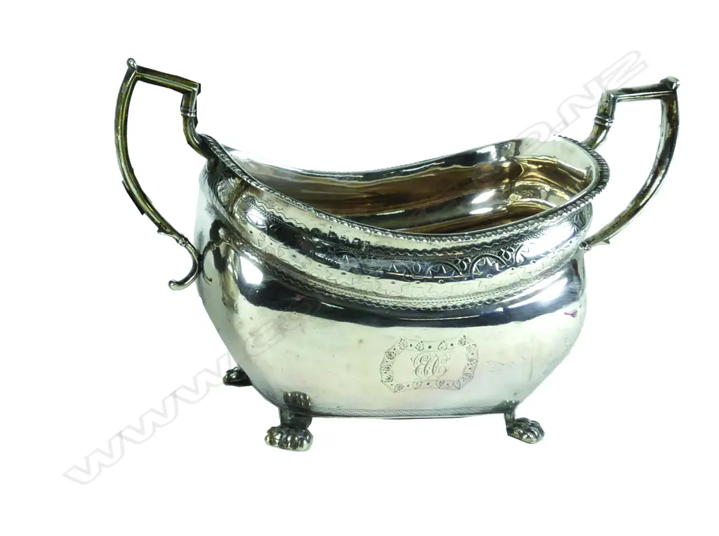 A George III Irish sugar bowl Image 1++