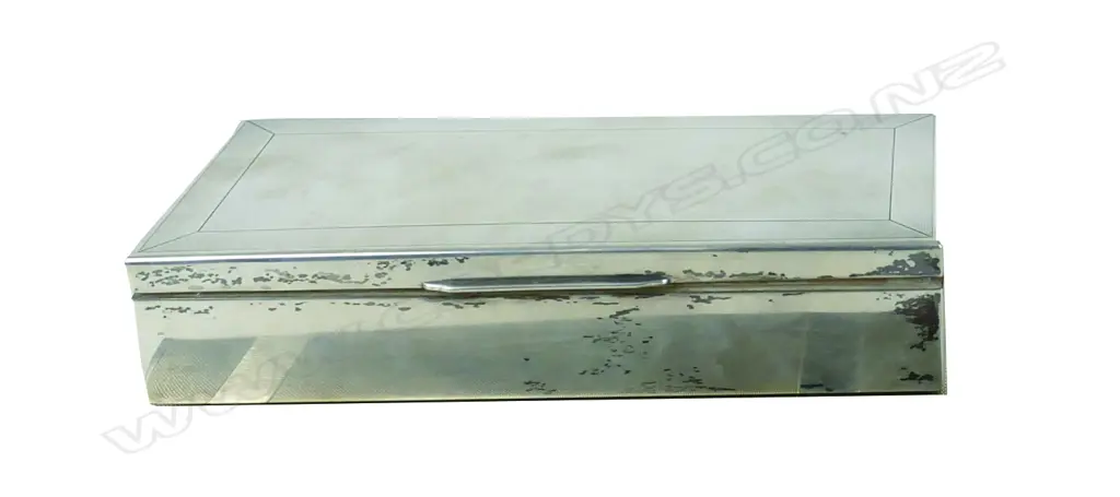 A Dutch .835 standard silver cigarette box Image 1++