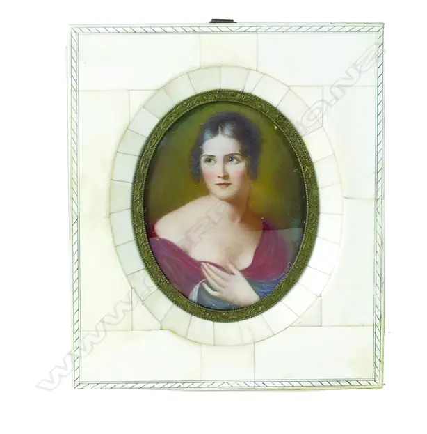 A miniature portrait of Maria Pauline Bonaparte Image 1++