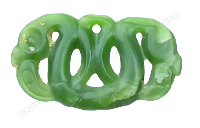 A good old Maori pounamu pekapeka pendant Image 1++